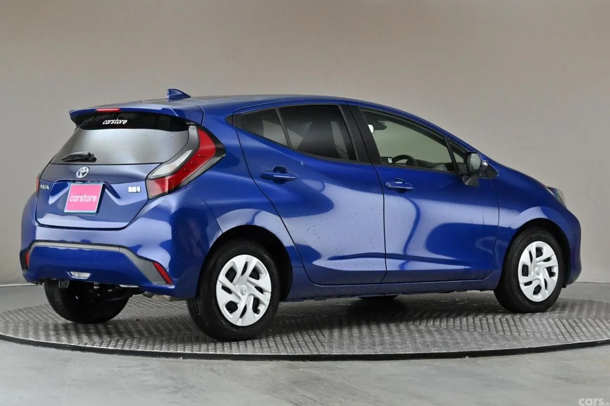 Toyota Aqua Hatchback, Petrol Hybrid, 2022, Blue