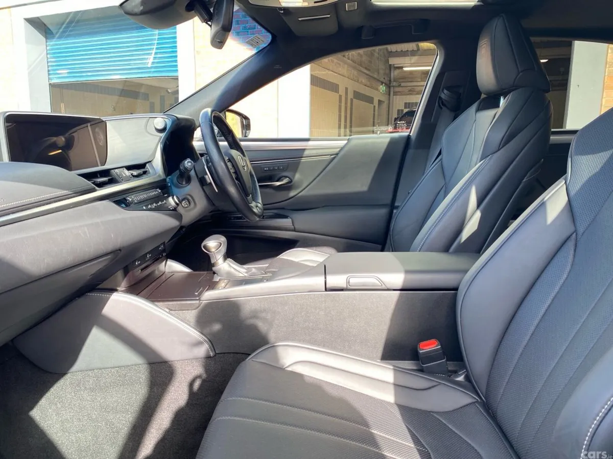 Lexus ES Saloon, Petrol Hybrid, 2021, Grey
