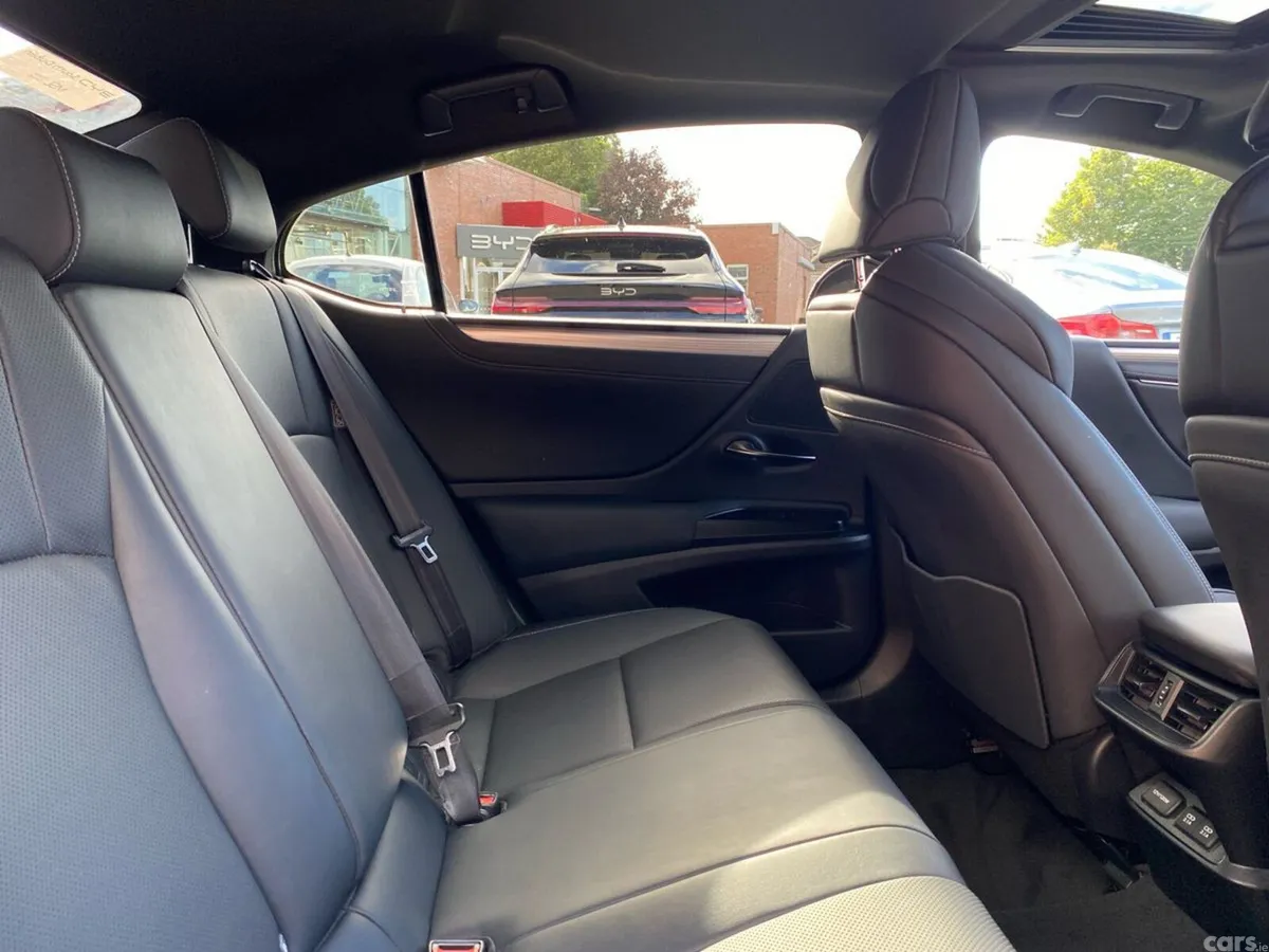 Lexus ES Saloon, Petrol Hybrid, 2021, Grey