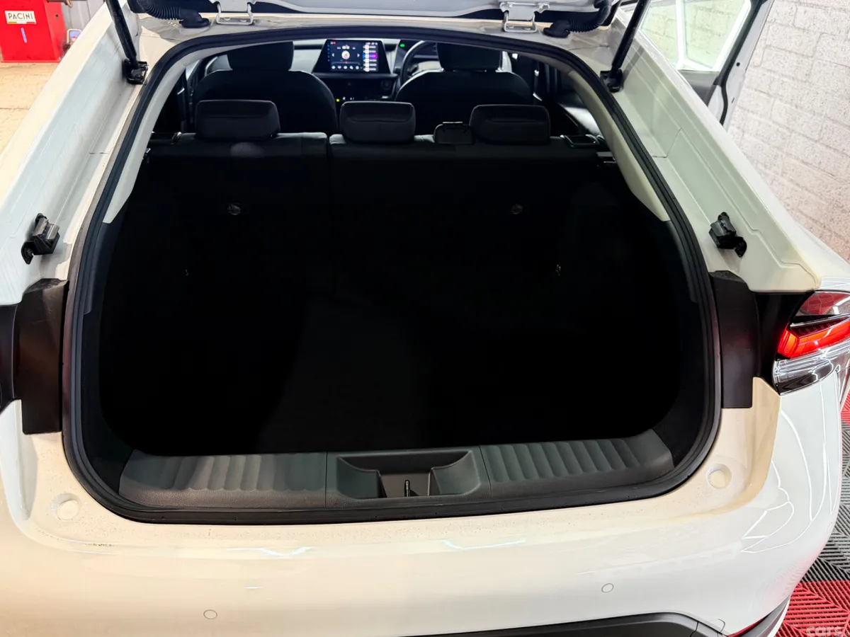 Toyota Prius Saloon, Petrol Hybrid, 2024, White
