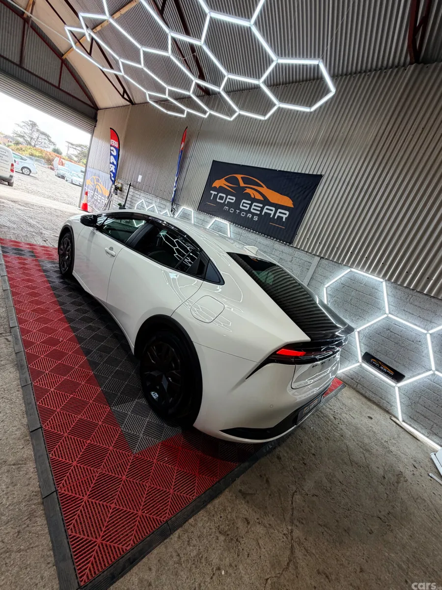 Toyota Prius Saloon, Petrol Hybrid, 2024, White