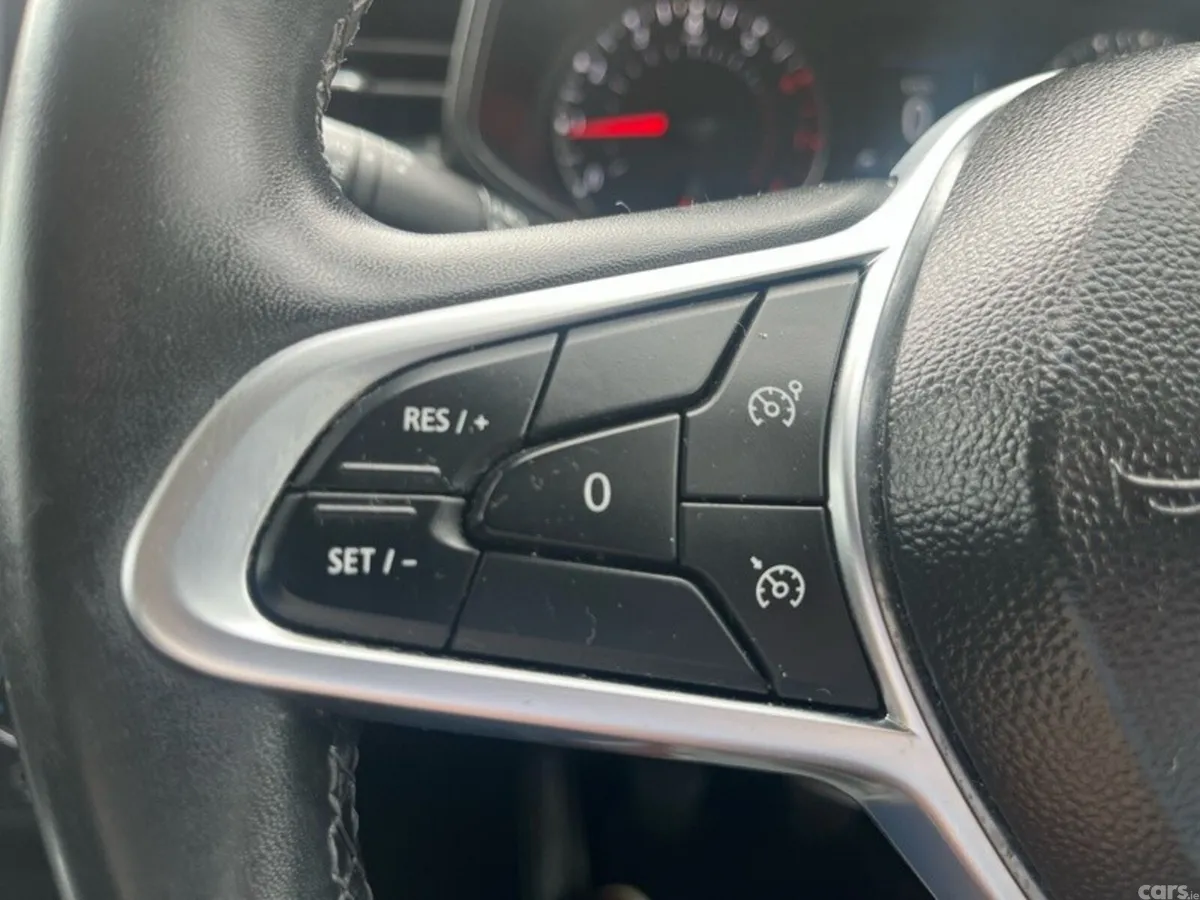 Renault Clio Hatchback, Petrol, 2022, Blue