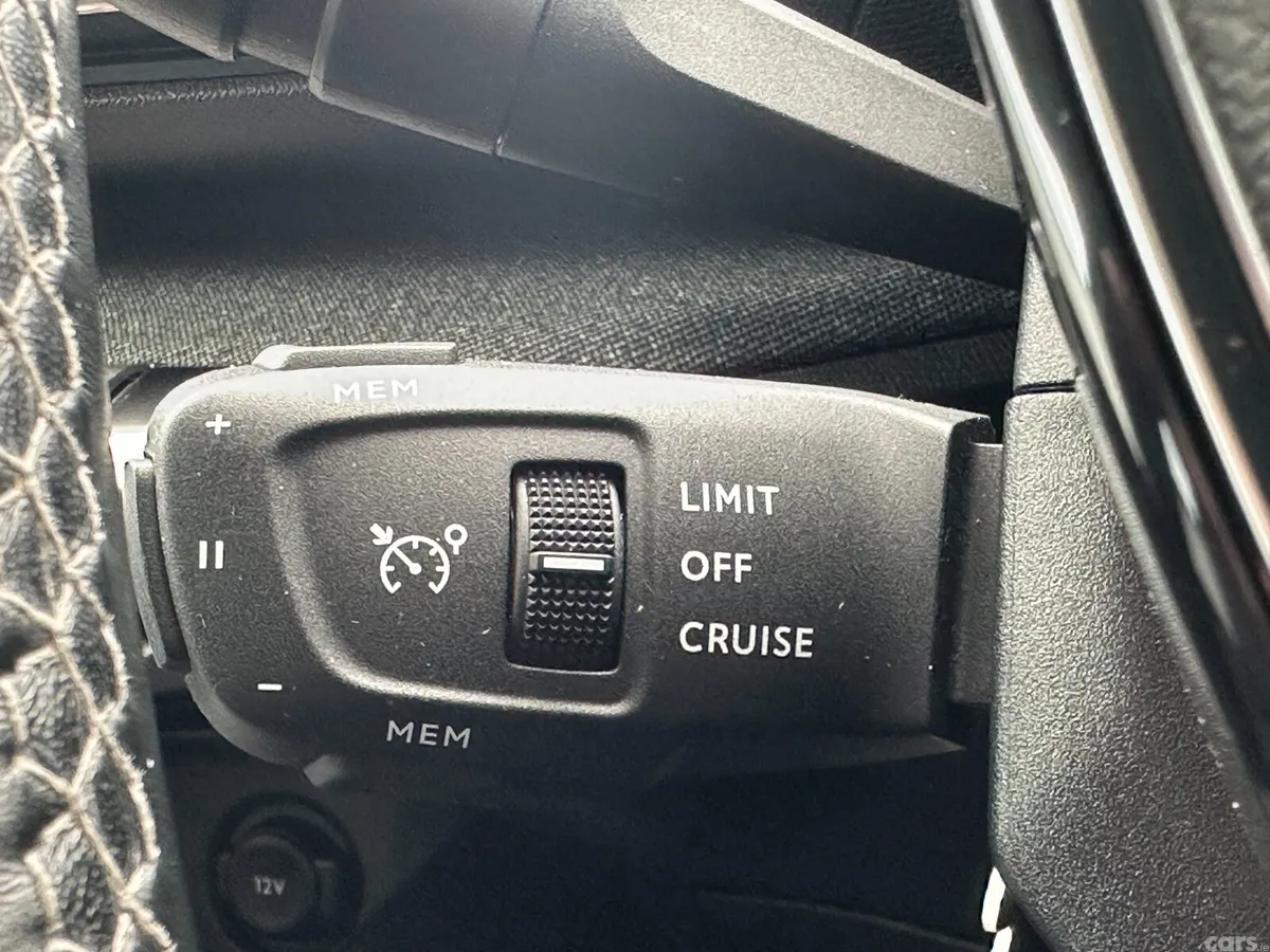 Peugeot 5008 MPV, Diesel, 2021, Black