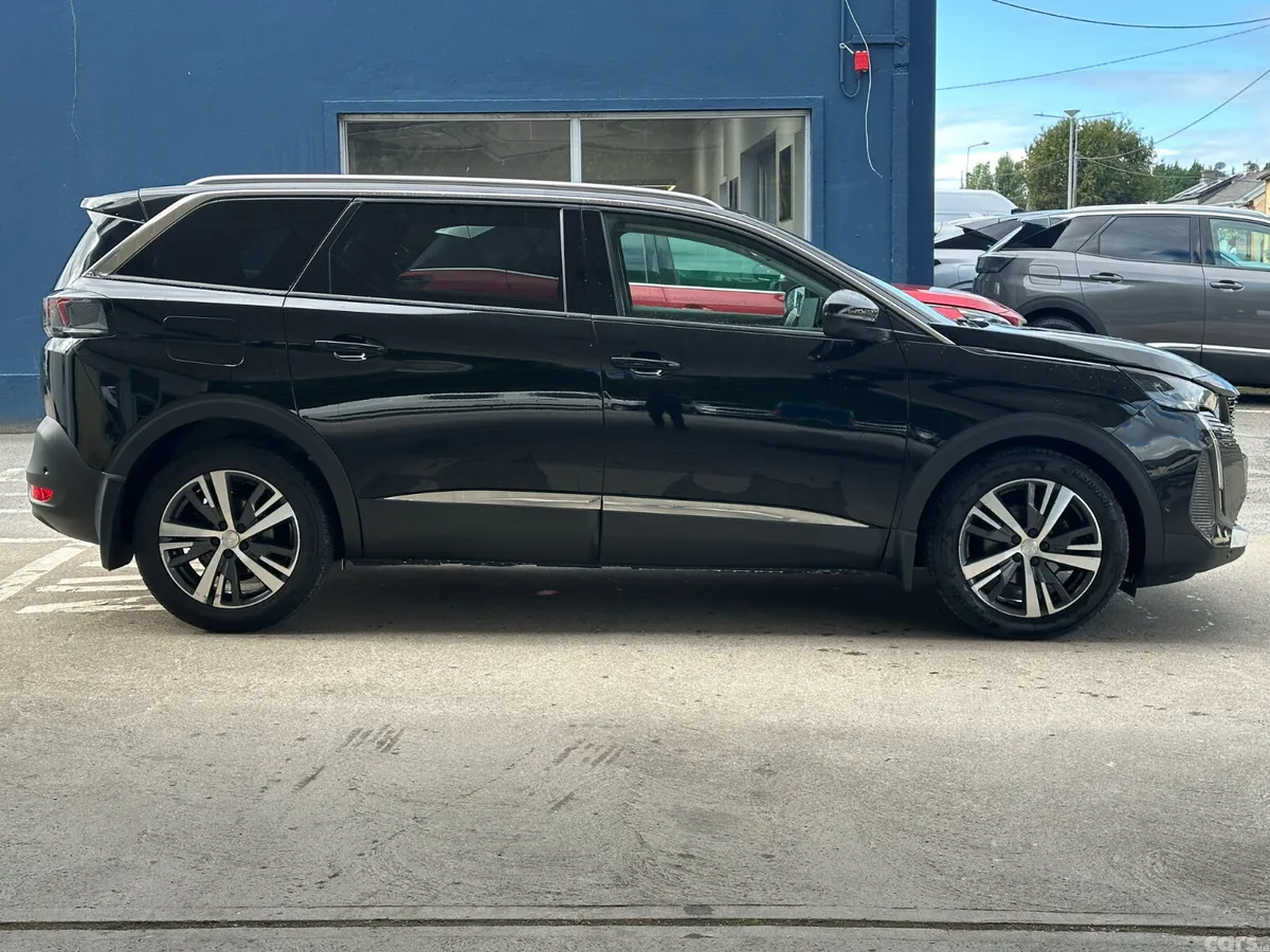 Peugeot 5008 MPV, Diesel, 2021, Black