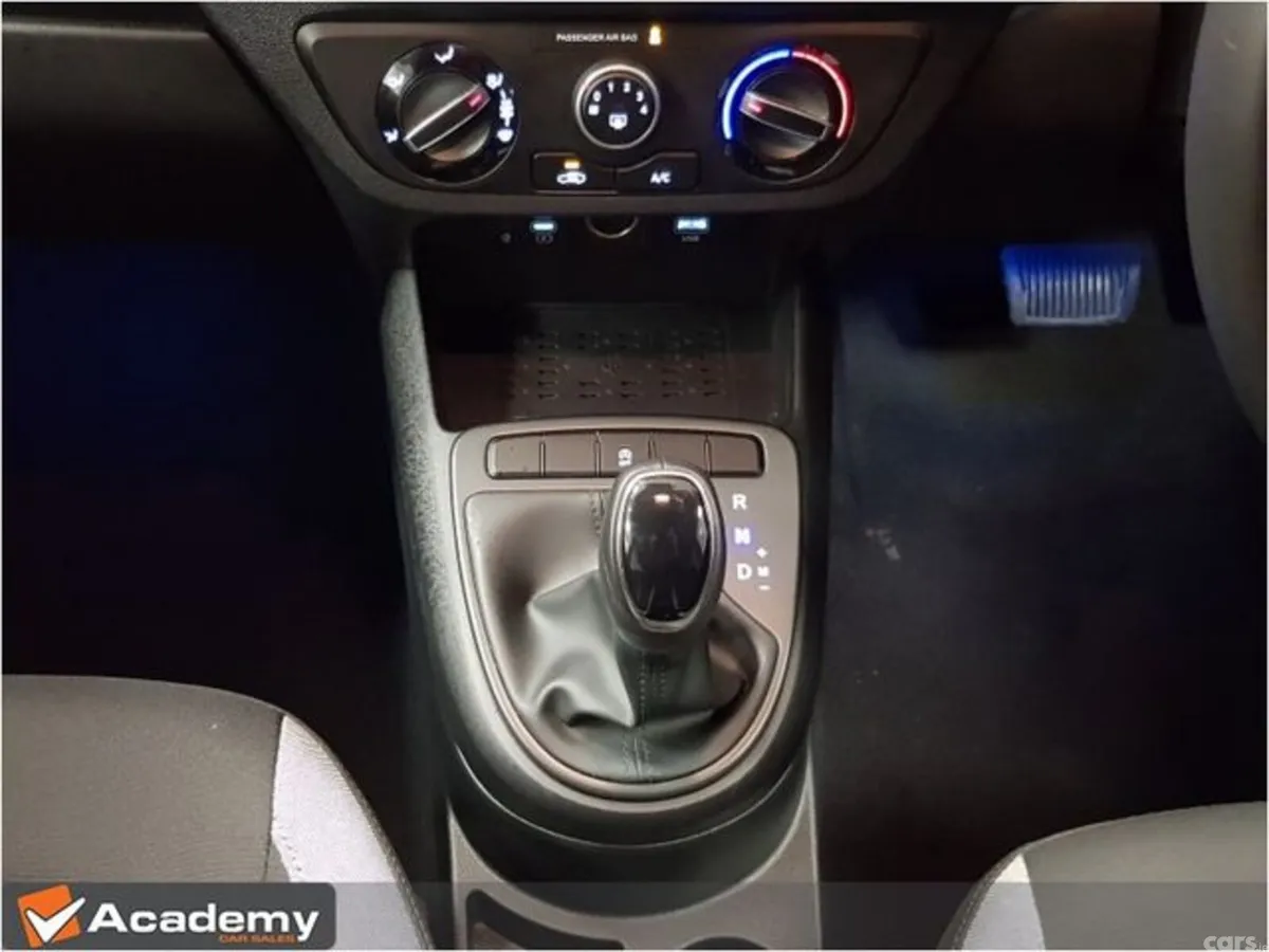 Hyundai i10 Hatchback, Petrol, 2025, White