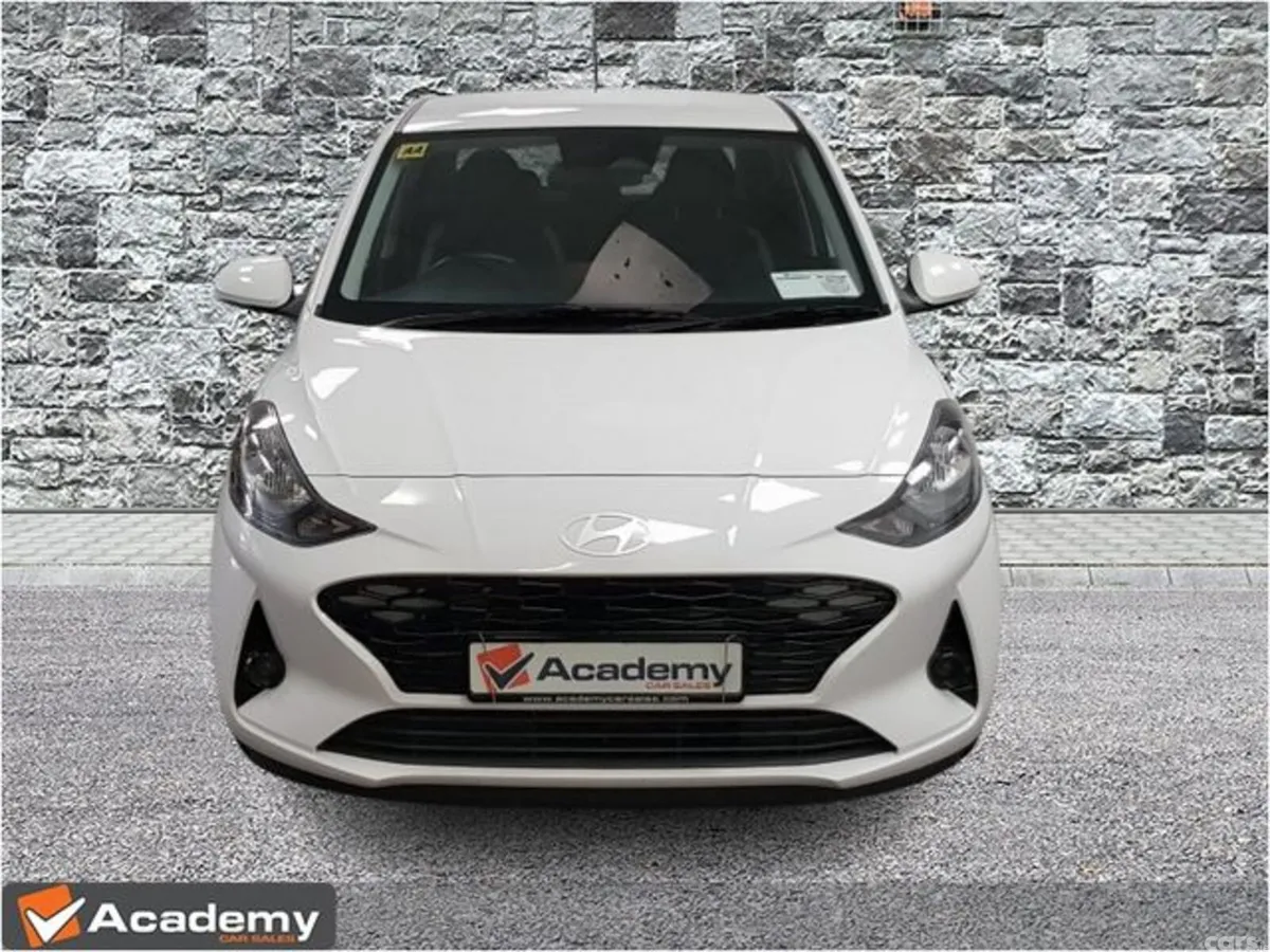 Hyundai i10 Hatchback, Petrol, 2025, White