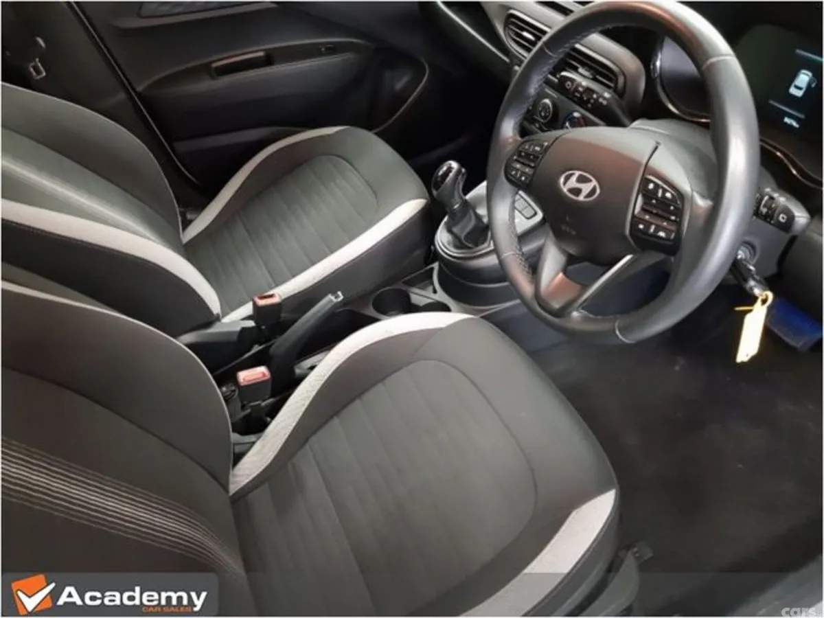 Hyundai i10 Hatchback, Petrol, 2025, White