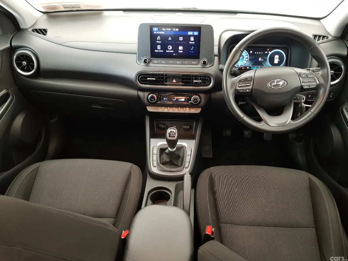Hyundai KONA MPV, Diesel, 2021, White