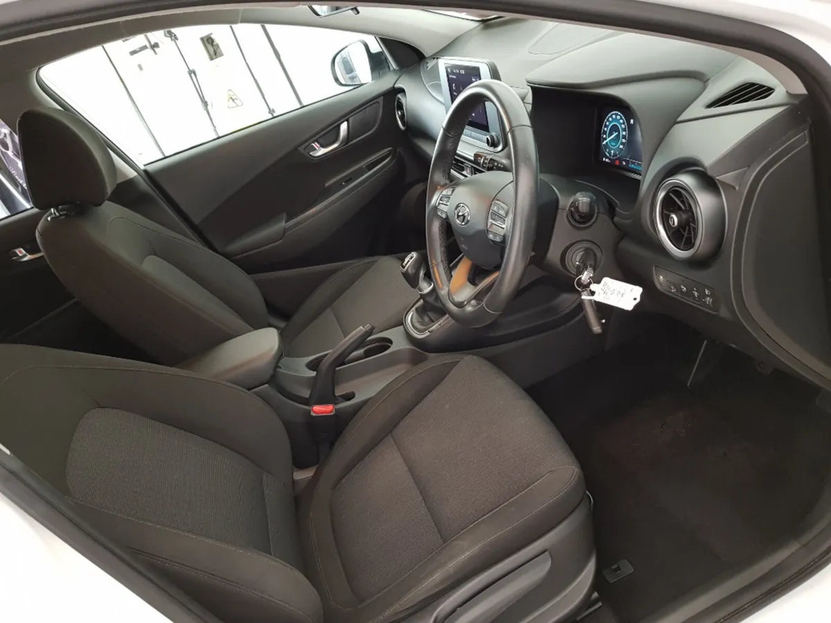 Hyundai KONA MPV, Diesel, 2021, White