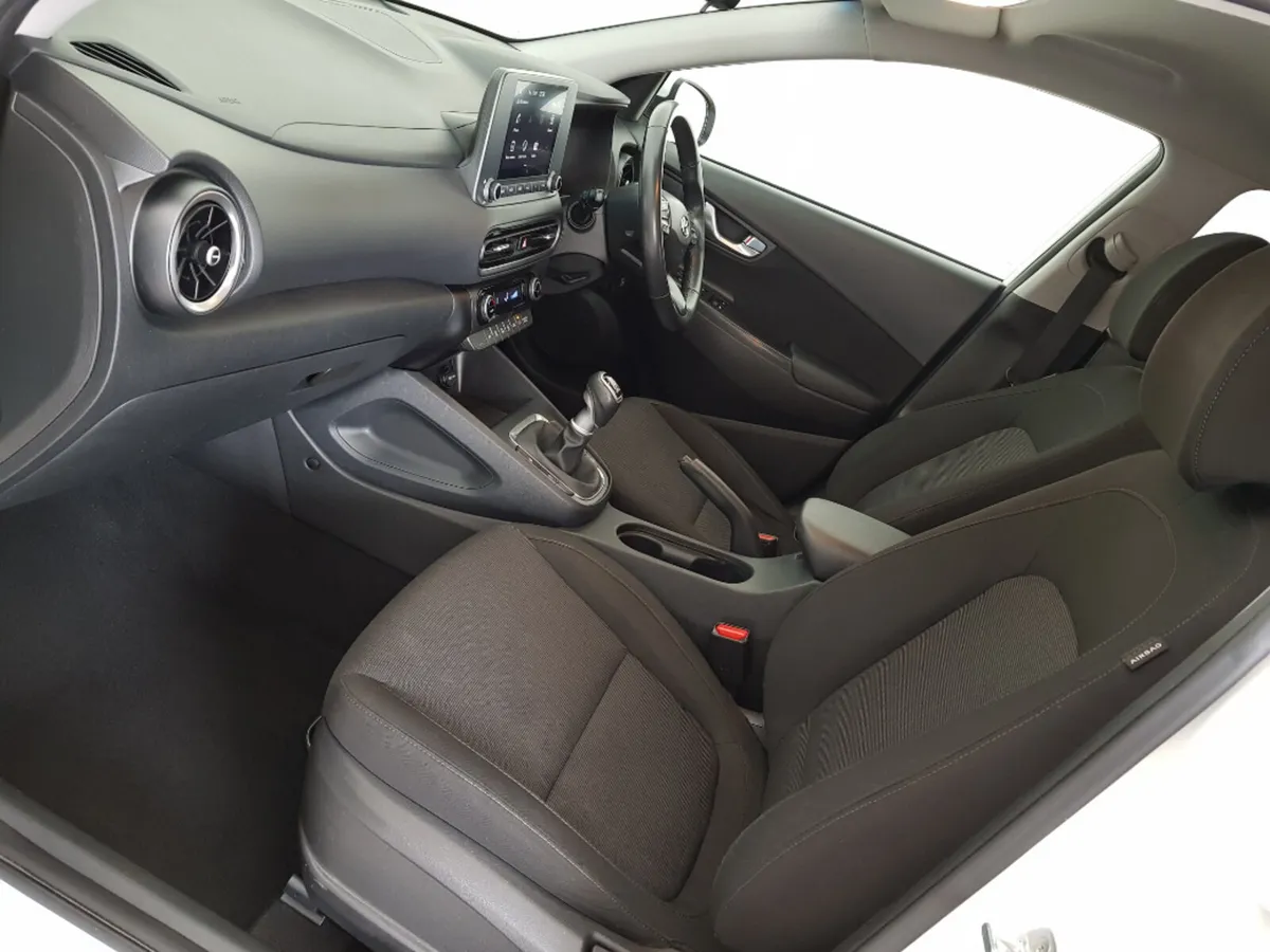 Hyundai KONA MPV, Diesel, 2021, White