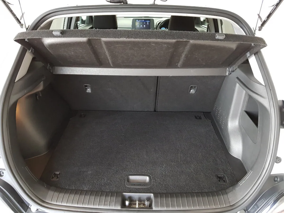 Hyundai KONA MPV, Diesel, 2021, White