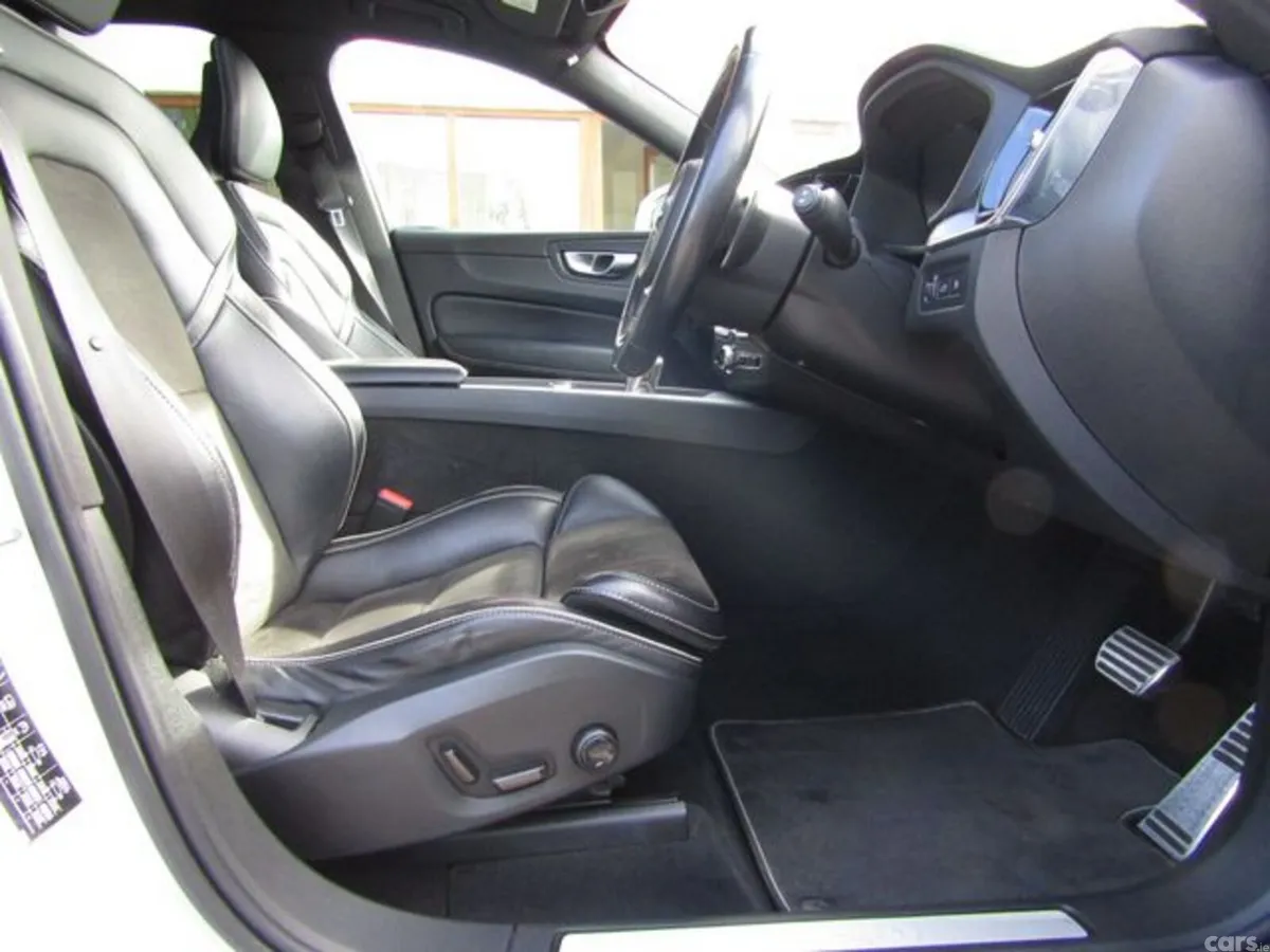 Volvo XC60 Estate, Petrol Plug-in Hybrid, 2018, White