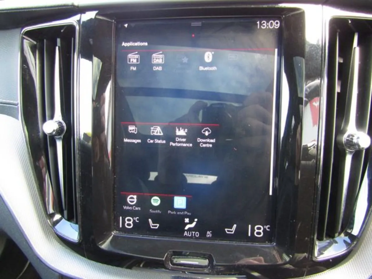 Volvo XC60 Estate, Petrol Plug-in Hybrid, 2018, White