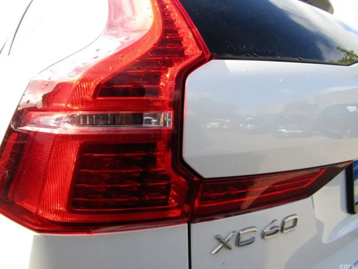 Volvo XC60 Estate, Petrol Plug-in Hybrid, 2018, White