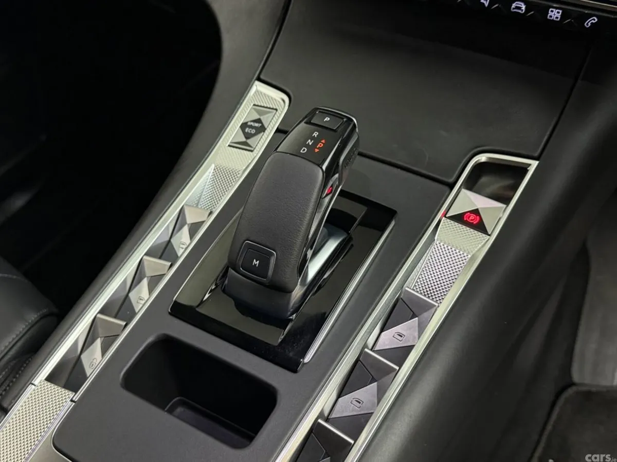 DS Automobiles DS 7 SUV, Petrol, 2022, White