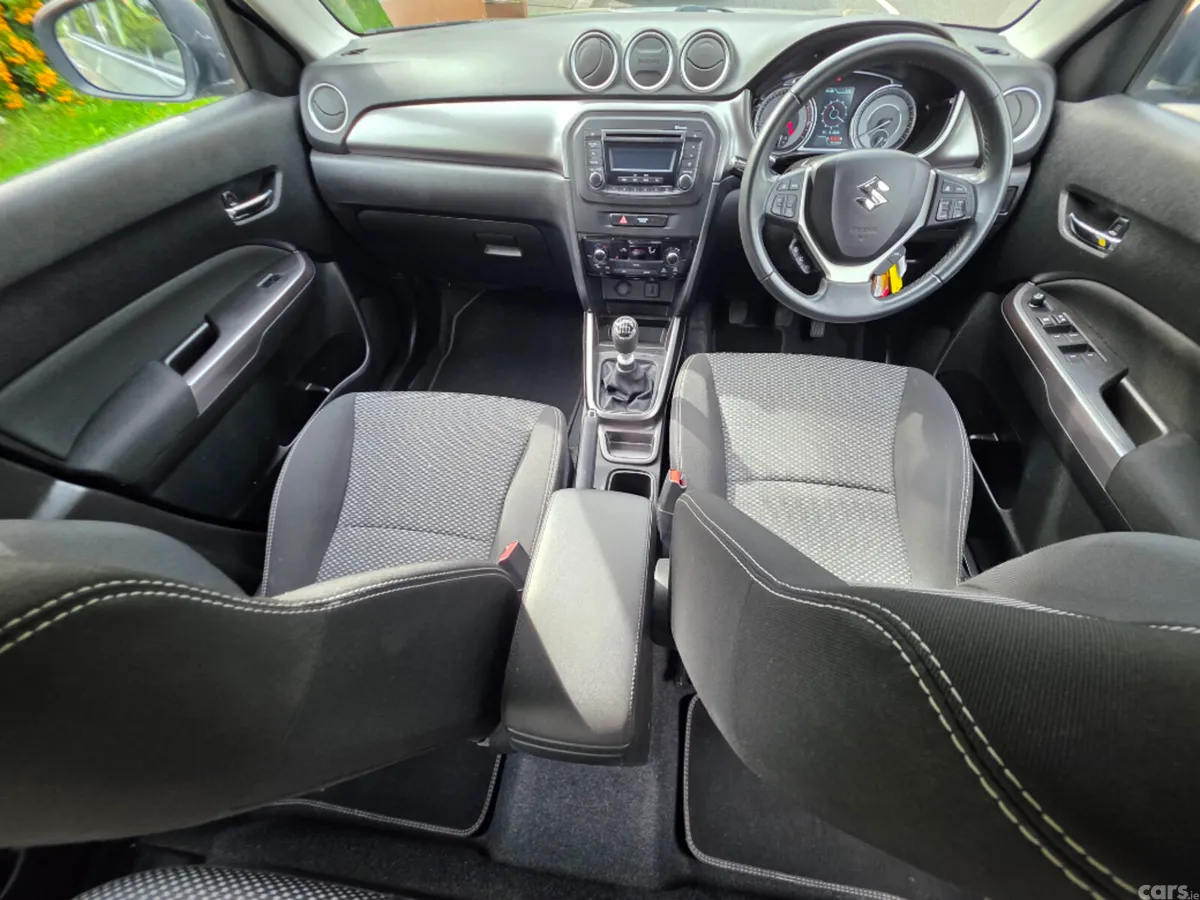 Suzuki Vitara Hatchback, Petrol, 2021, Grey