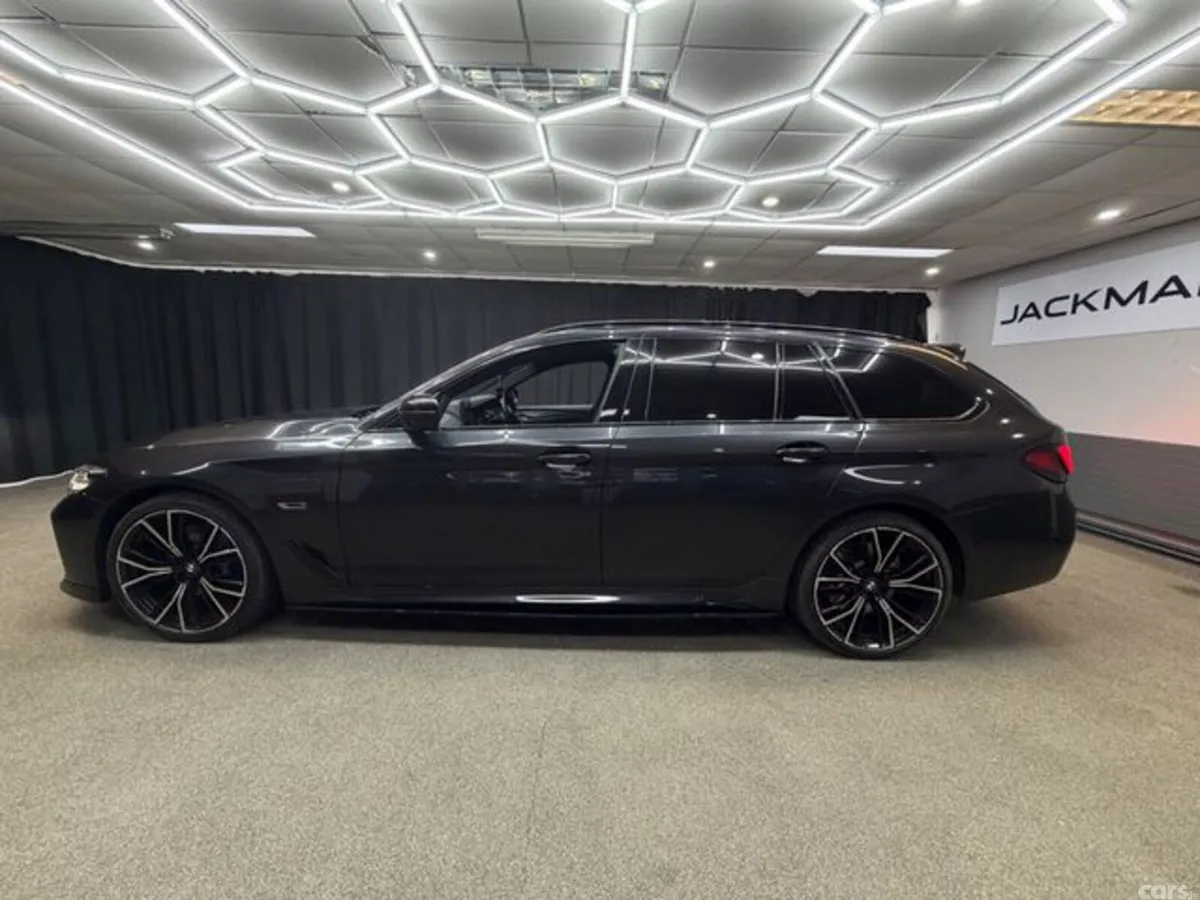 BMW 5-Series Estate, Petrol Hybrid, 2022, Grey