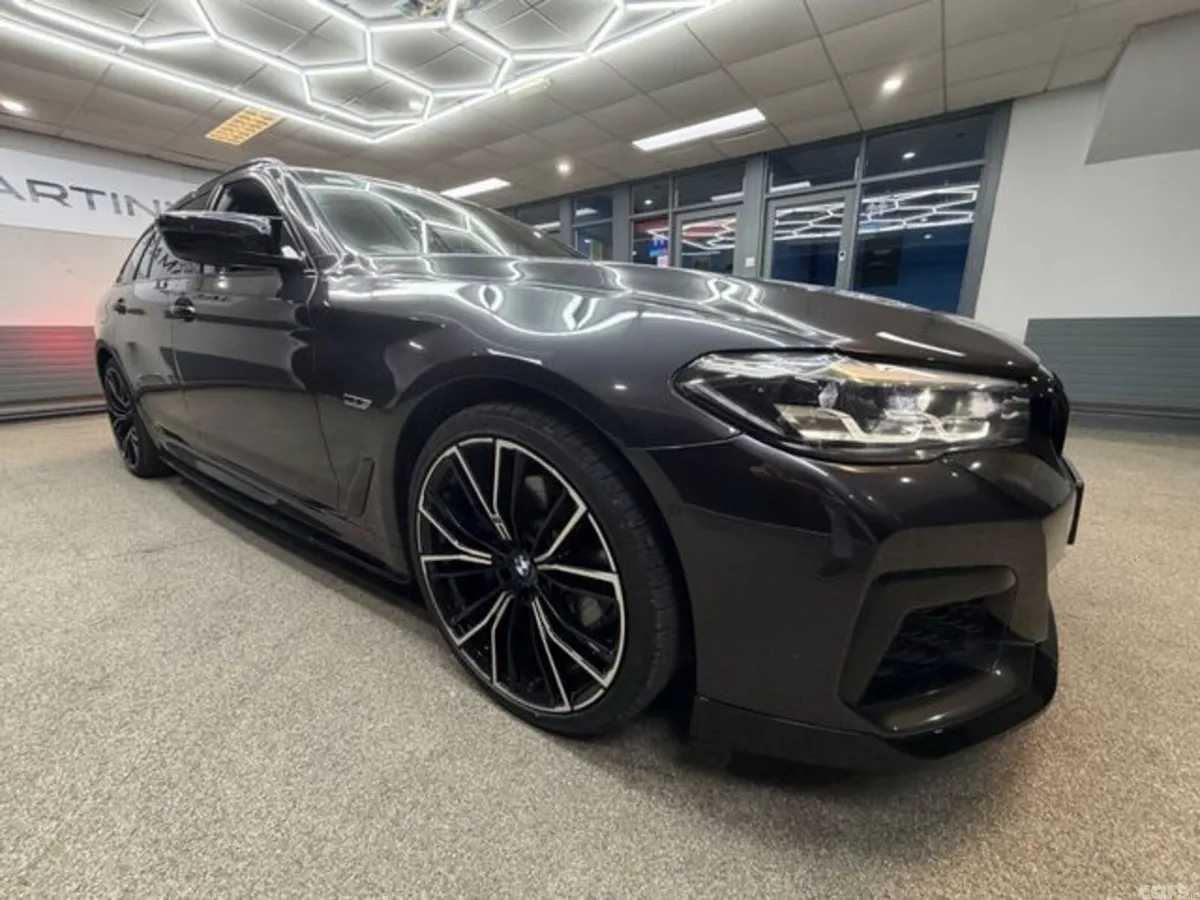 BMW 5-Series Estate, Petrol Hybrid, 2022, Grey