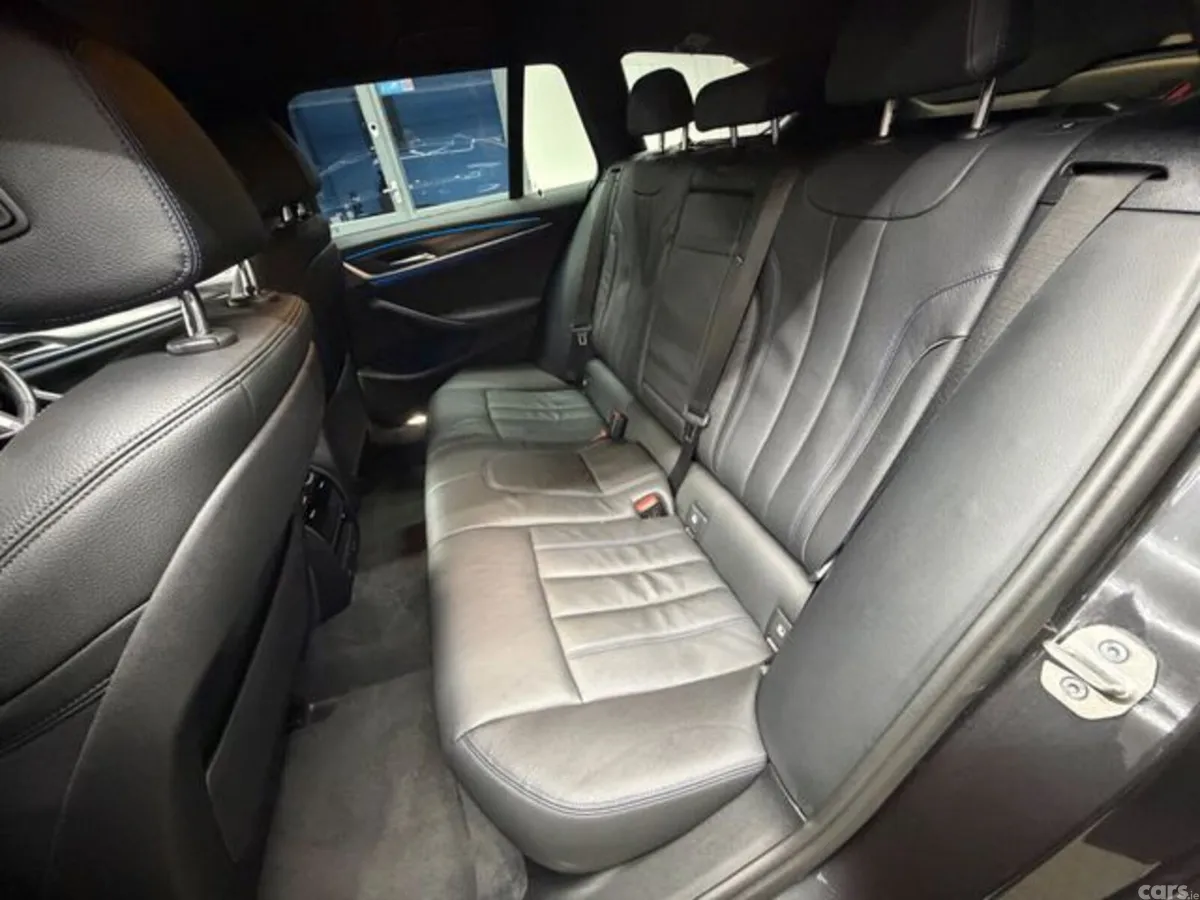 BMW 5-Series Estate, Petrol Hybrid, 2022, Grey