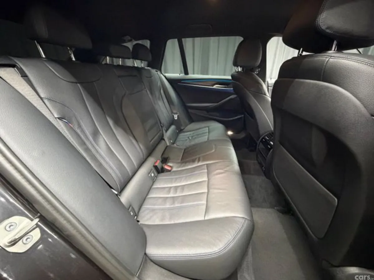 BMW 5-Series Estate, Petrol Hybrid, 2022, Grey