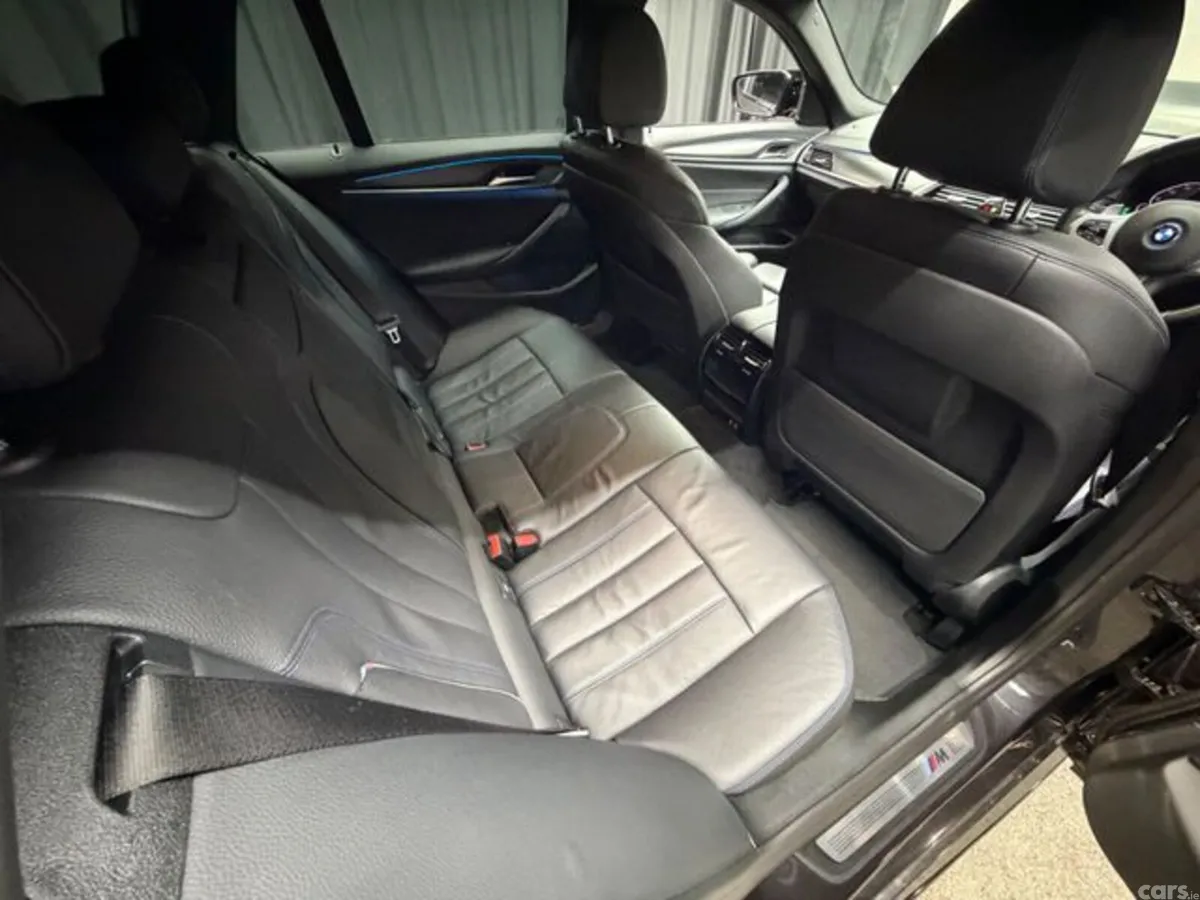 BMW 5-Series Estate, Petrol Hybrid, 2022, Grey