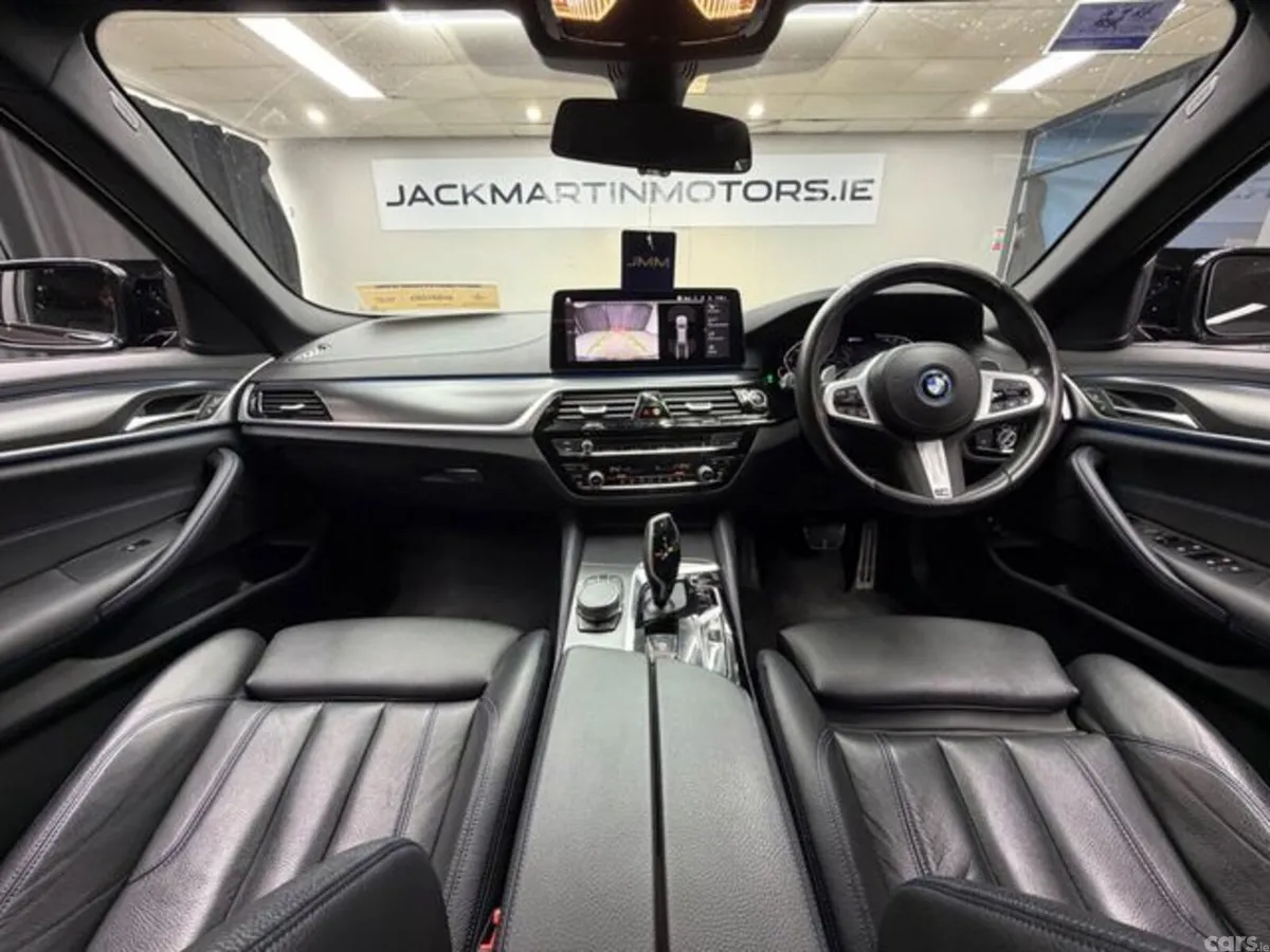 BMW 5-Series Estate, Petrol Hybrid, 2022, Grey