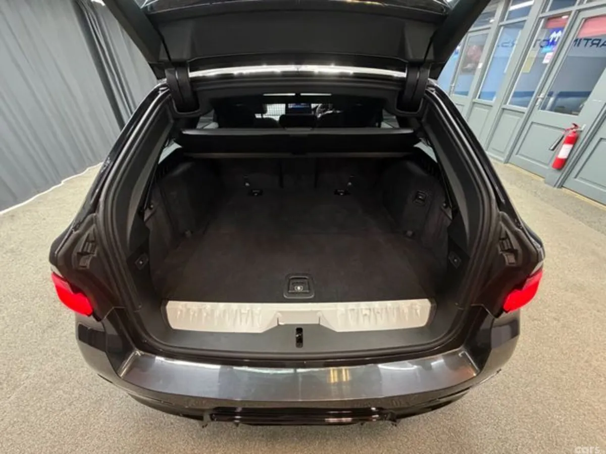 BMW 5-Series Estate, Petrol Hybrid, 2022, Grey