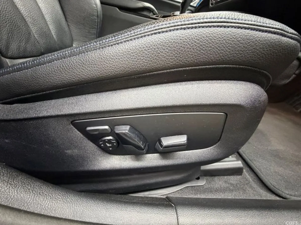 BMW 5-Series Estate, Petrol Hybrid, 2022, Grey