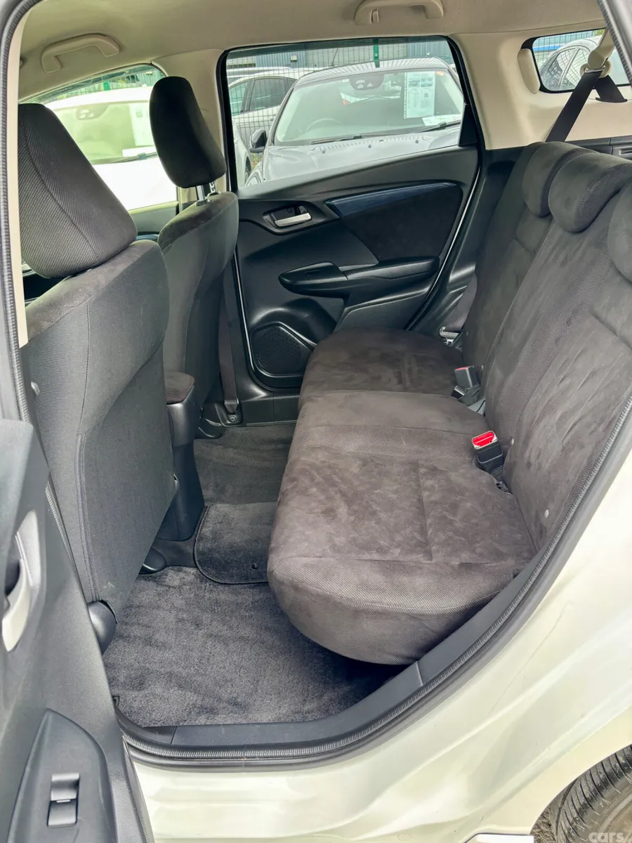 Honda Shuttle MPV, Petrol Hybrid, 2015, White