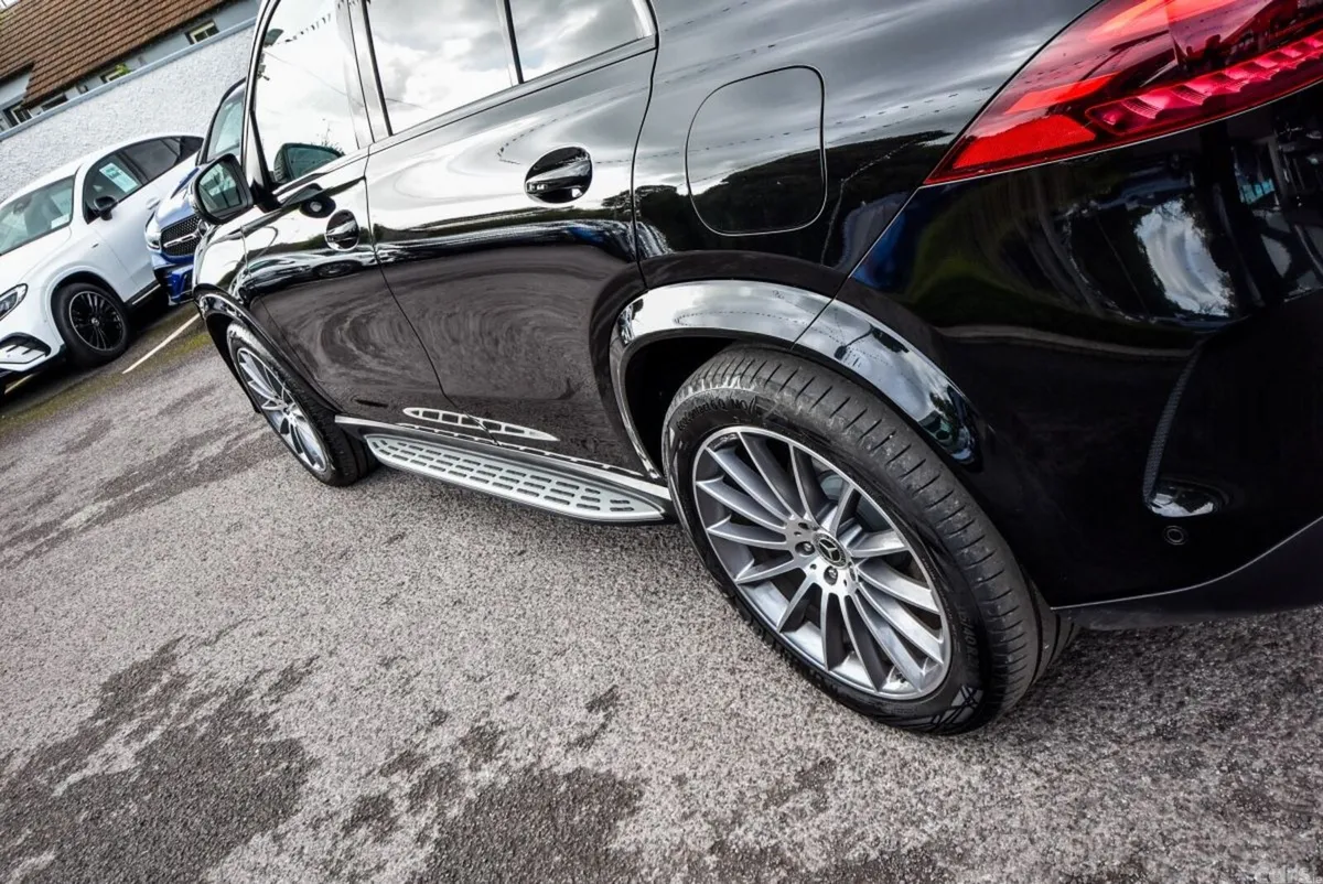 Mercedes-Benz GLE SUV, Diesel Plug-in Hybrid, 2026, Black