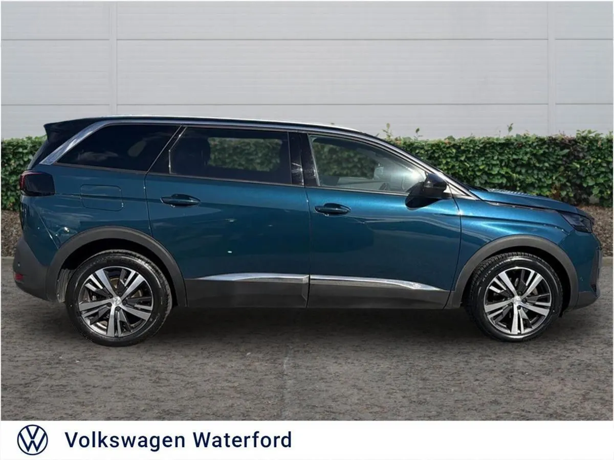 Peugeot 5008 MPV, Diesel, 2023, Blue