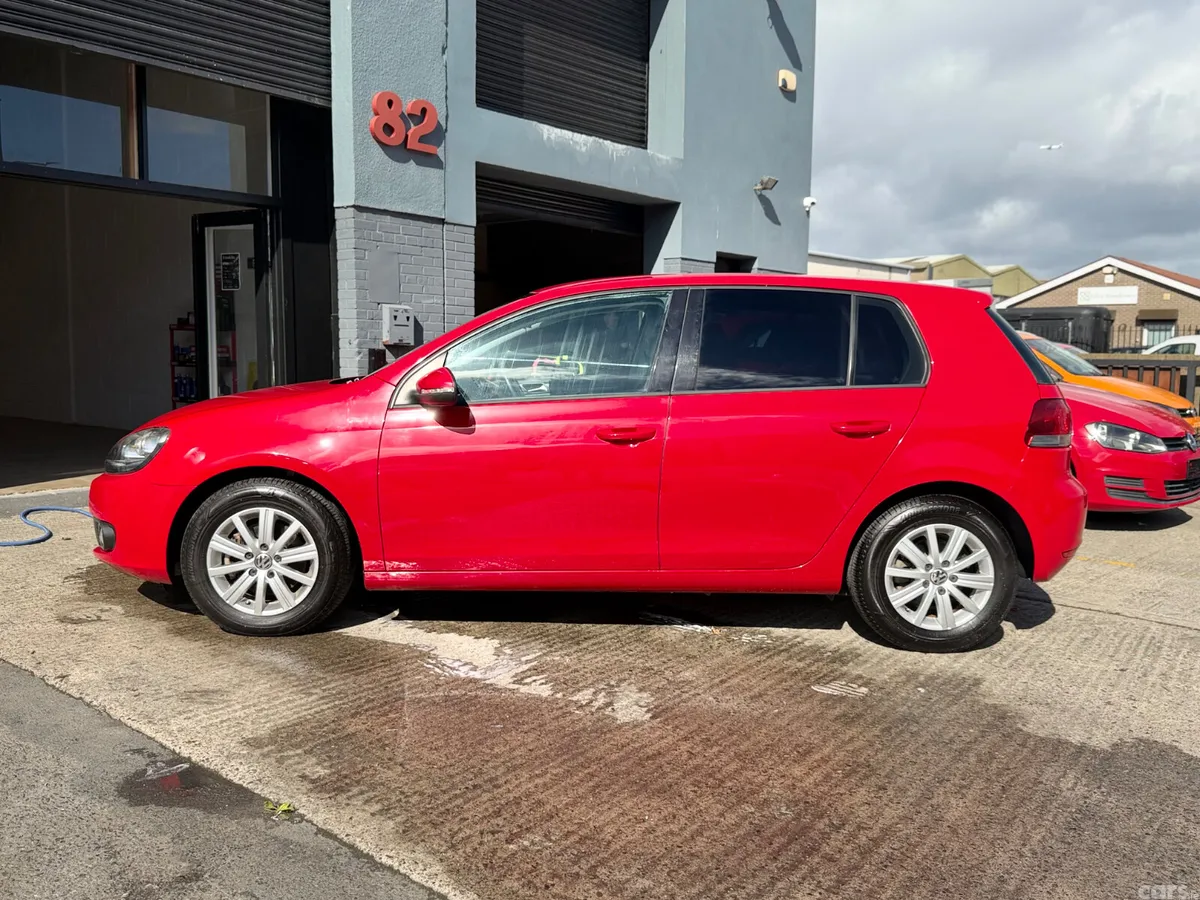 Volkswagen Golf Hatchback, Petrol, 2011, Red