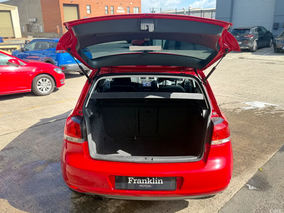 Volkswagen Golf Hatchback, Petrol, 2011, Red