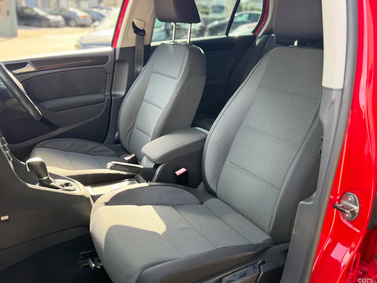 Volkswagen Golf Hatchback, Petrol, 2011, Red
