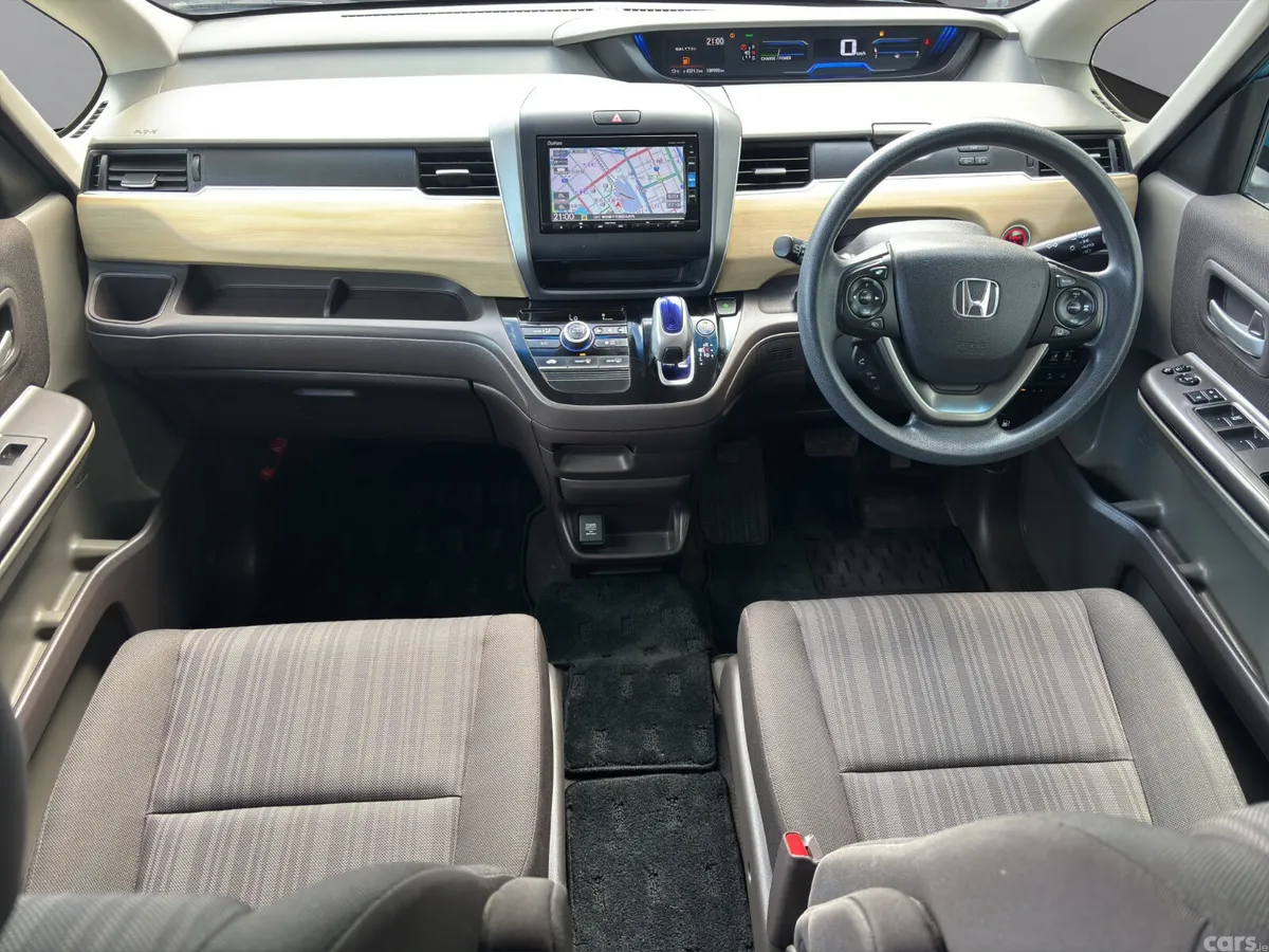 Honda Freed MPV, Petrol Hybrid, 2017, Blue