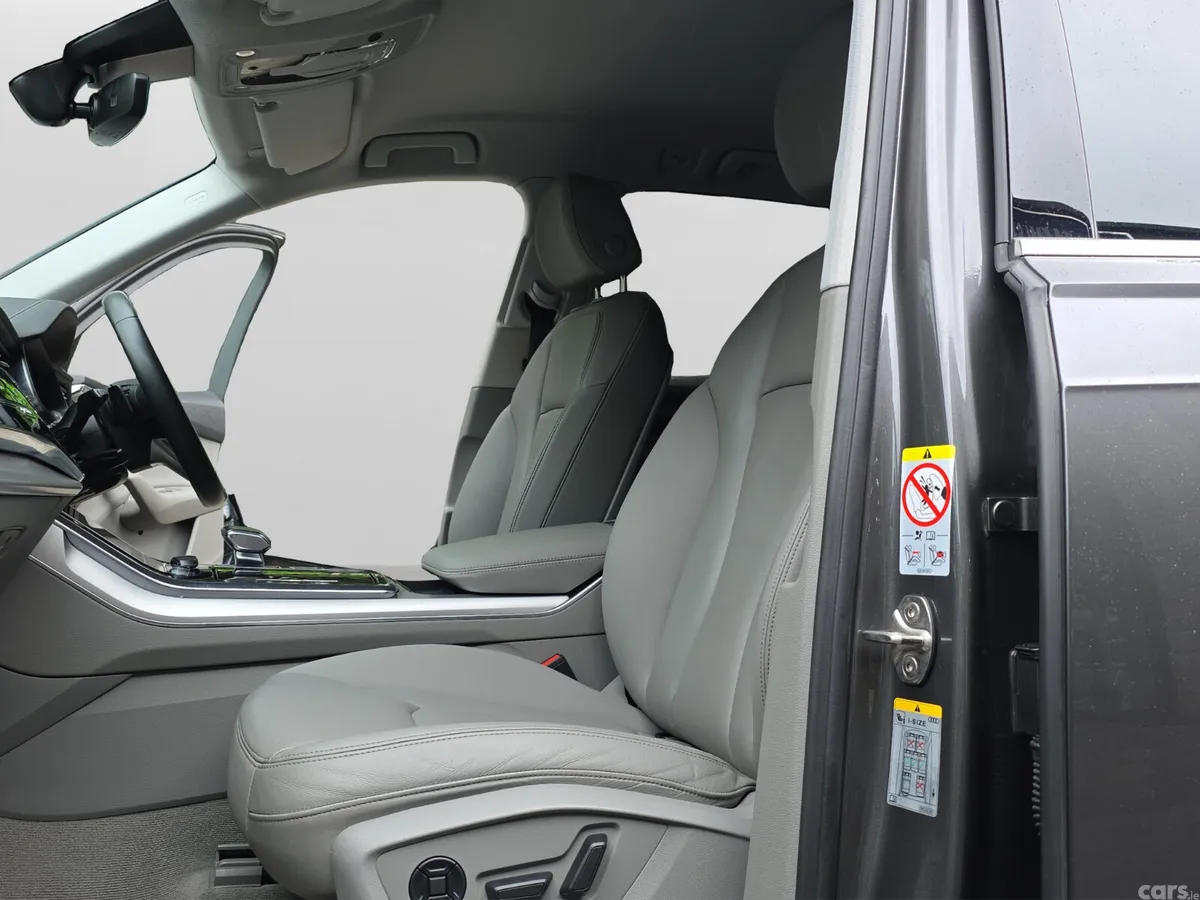 Audi Q7 SUV, Diesel, 2023, Grey