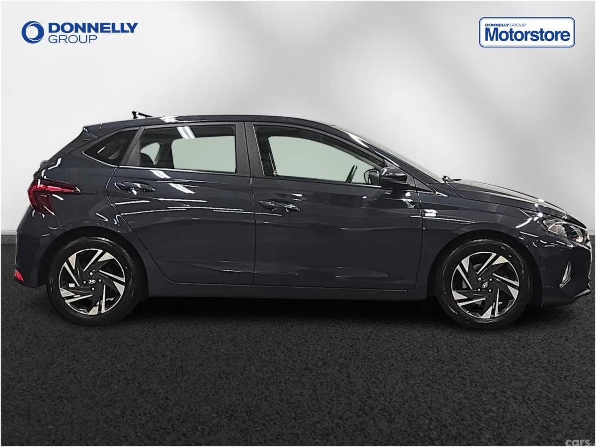 Hyundai i20 Hatchback, Petrol, 2023, Grey