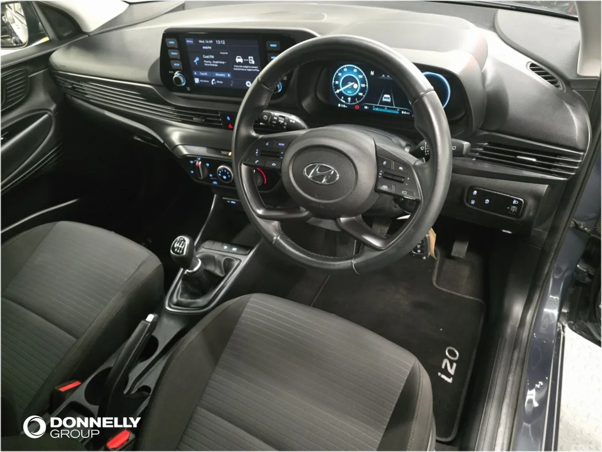 Hyundai i20 Hatchback, Petrol, 2023, Grey