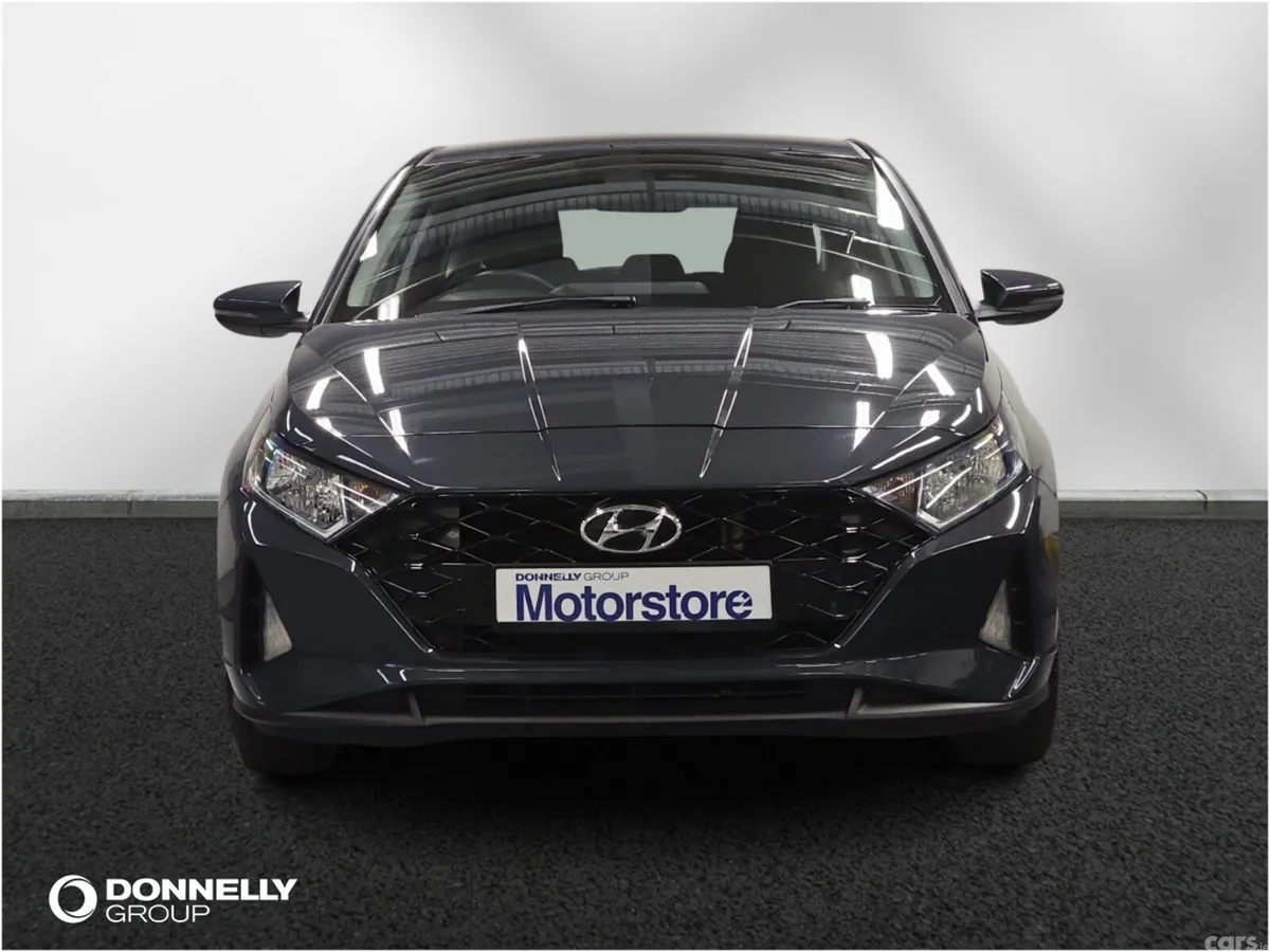 Hyundai i20 Hatchback, Petrol, 2023, Grey