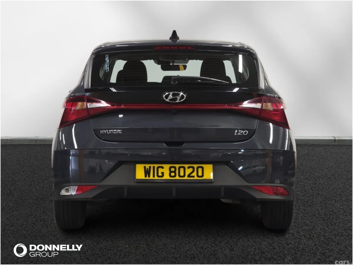 Hyundai i20 Hatchback, Petrol, 2023, Grey