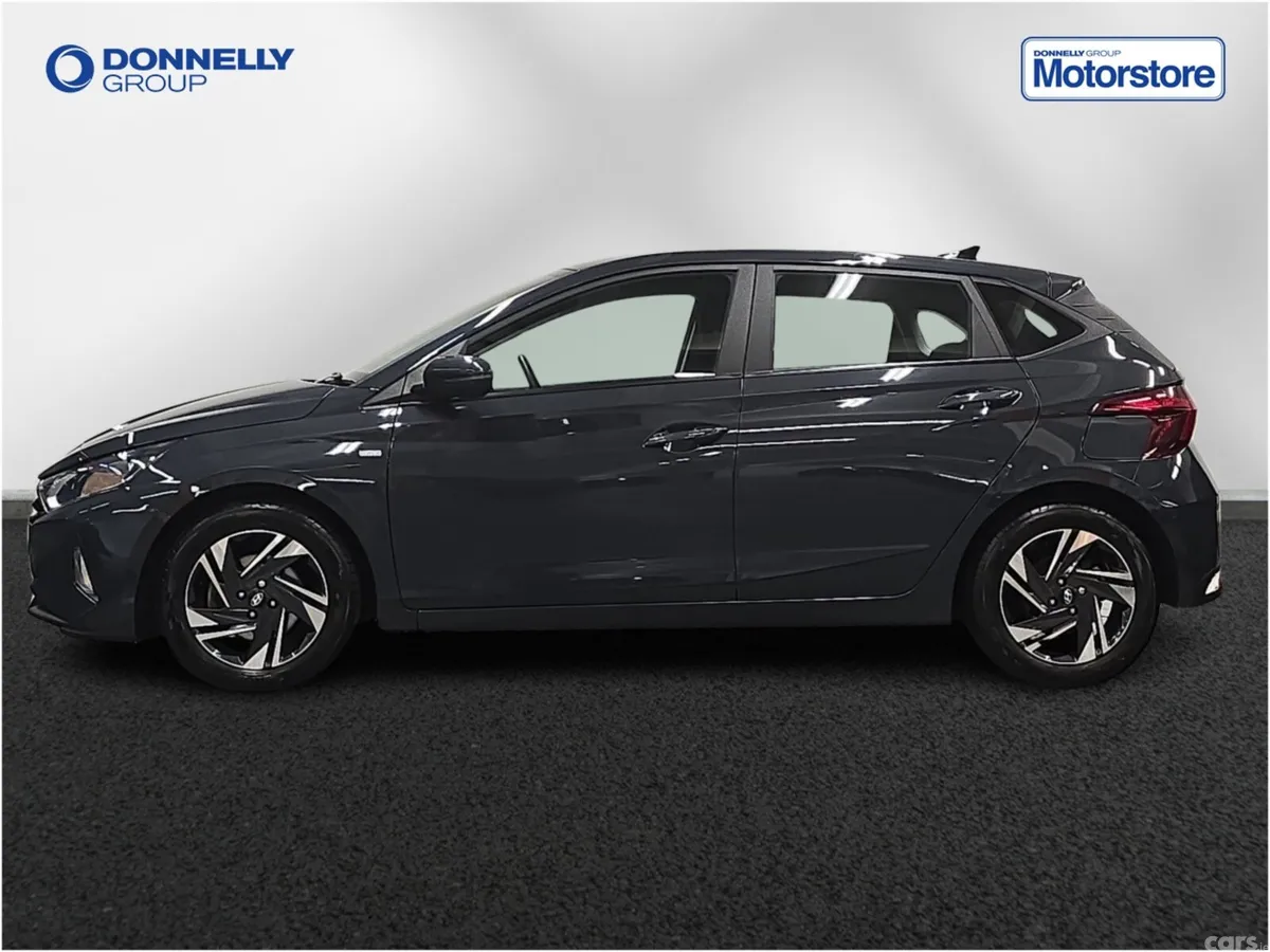 Hyundai i20 Hatchback, Petrol, 2023, Grey