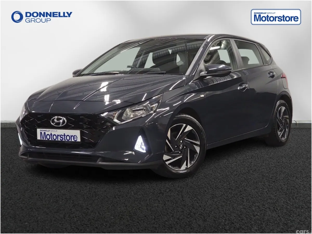 Hyundai i20 Hatchback, Petrol, 2023, Grey