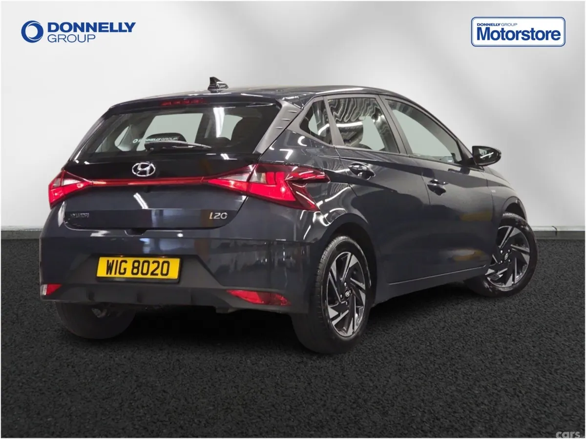 Hyundai i20 Hatchback, Petrol, 2023, Grey