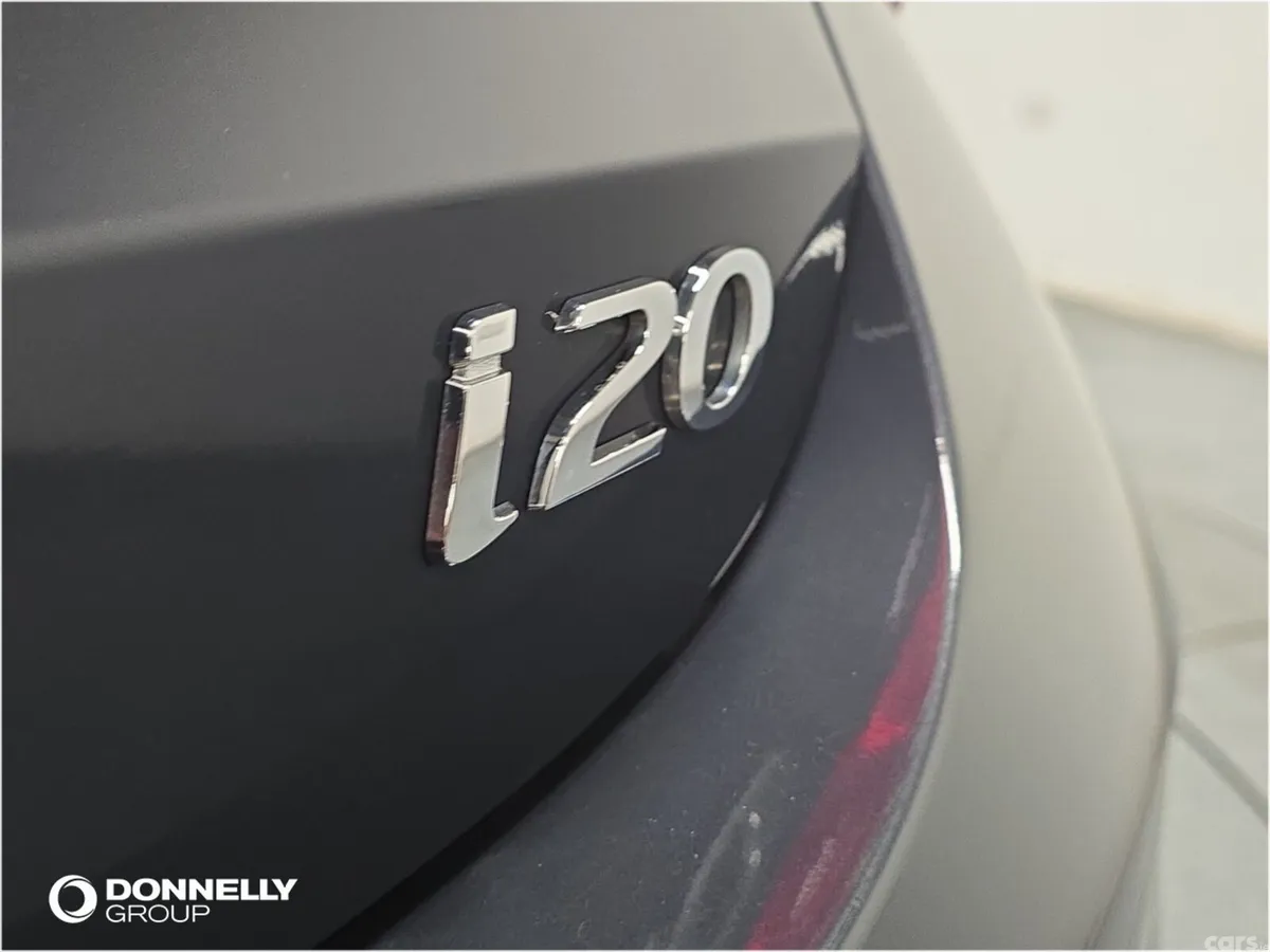 Hyundai i20 Hatchback, Petrol, 2023, Grey
