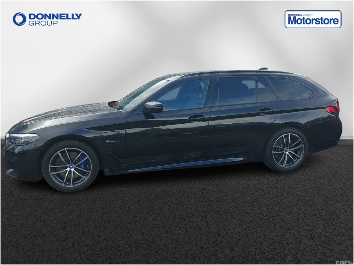 BMW 5-Series Estate, Petrol Hybrid, 2022, Black