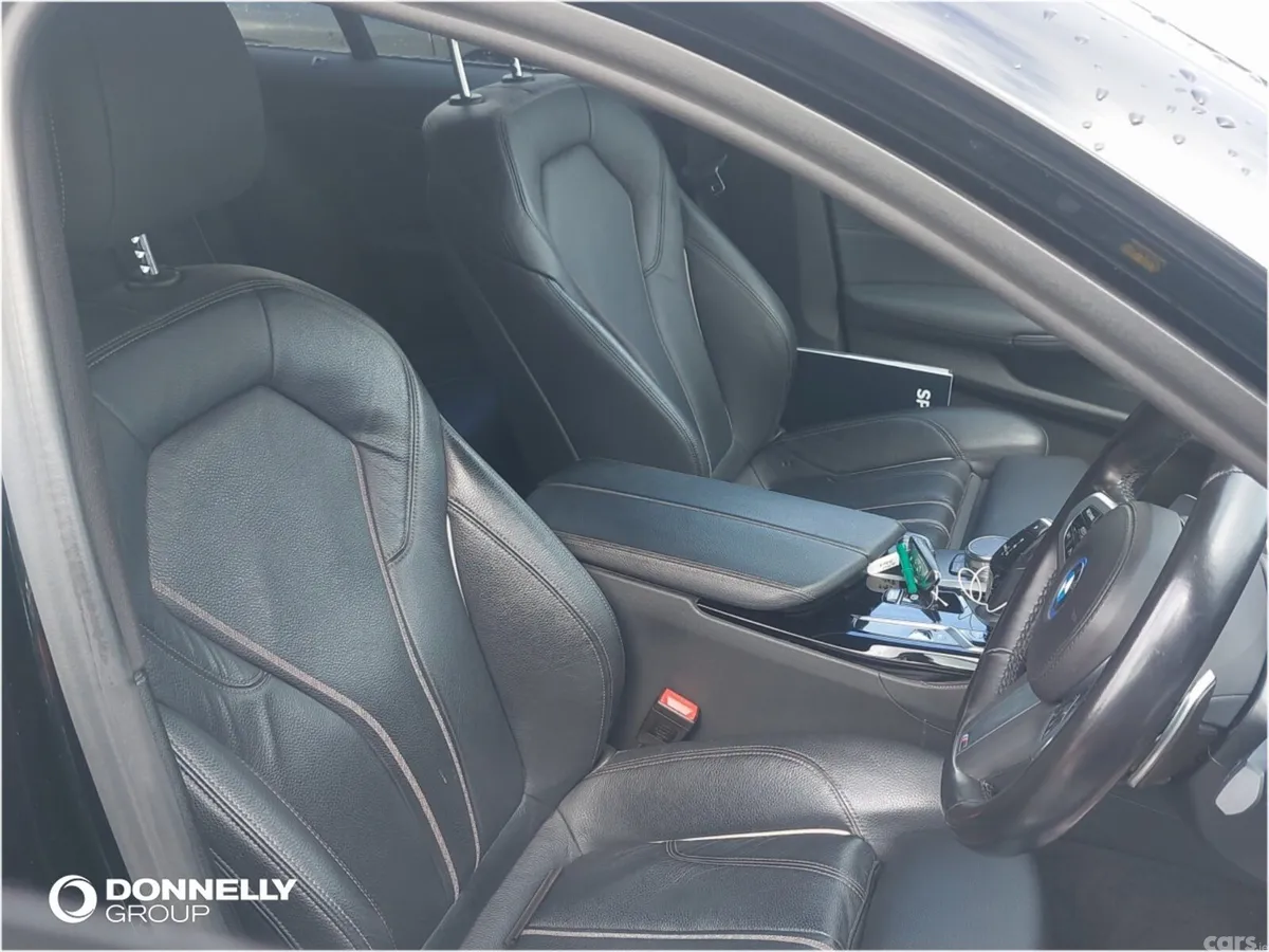 BMW 5-Series Estate, Petrol Hybrid, 2022, Black