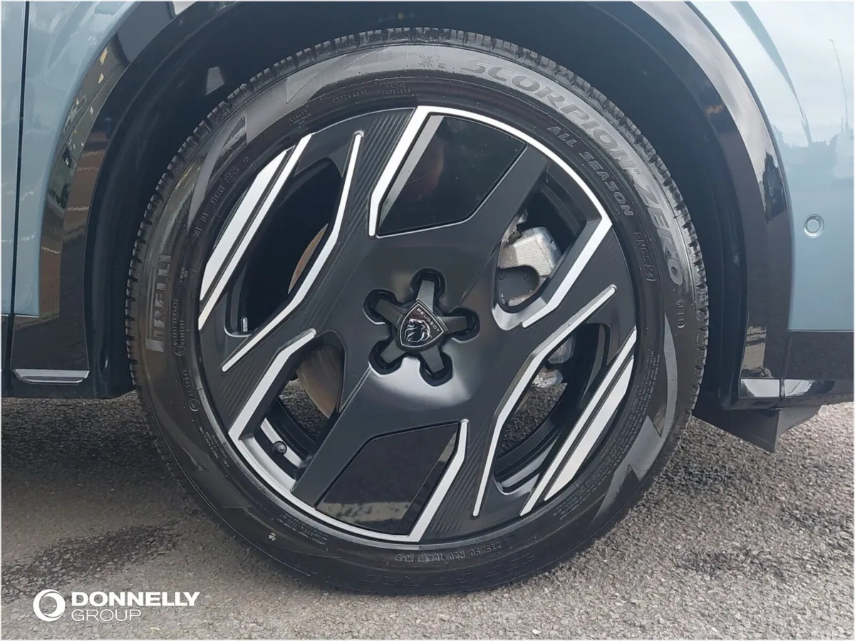 Peugeot 5008 SUV, Electric, 2024, Blue