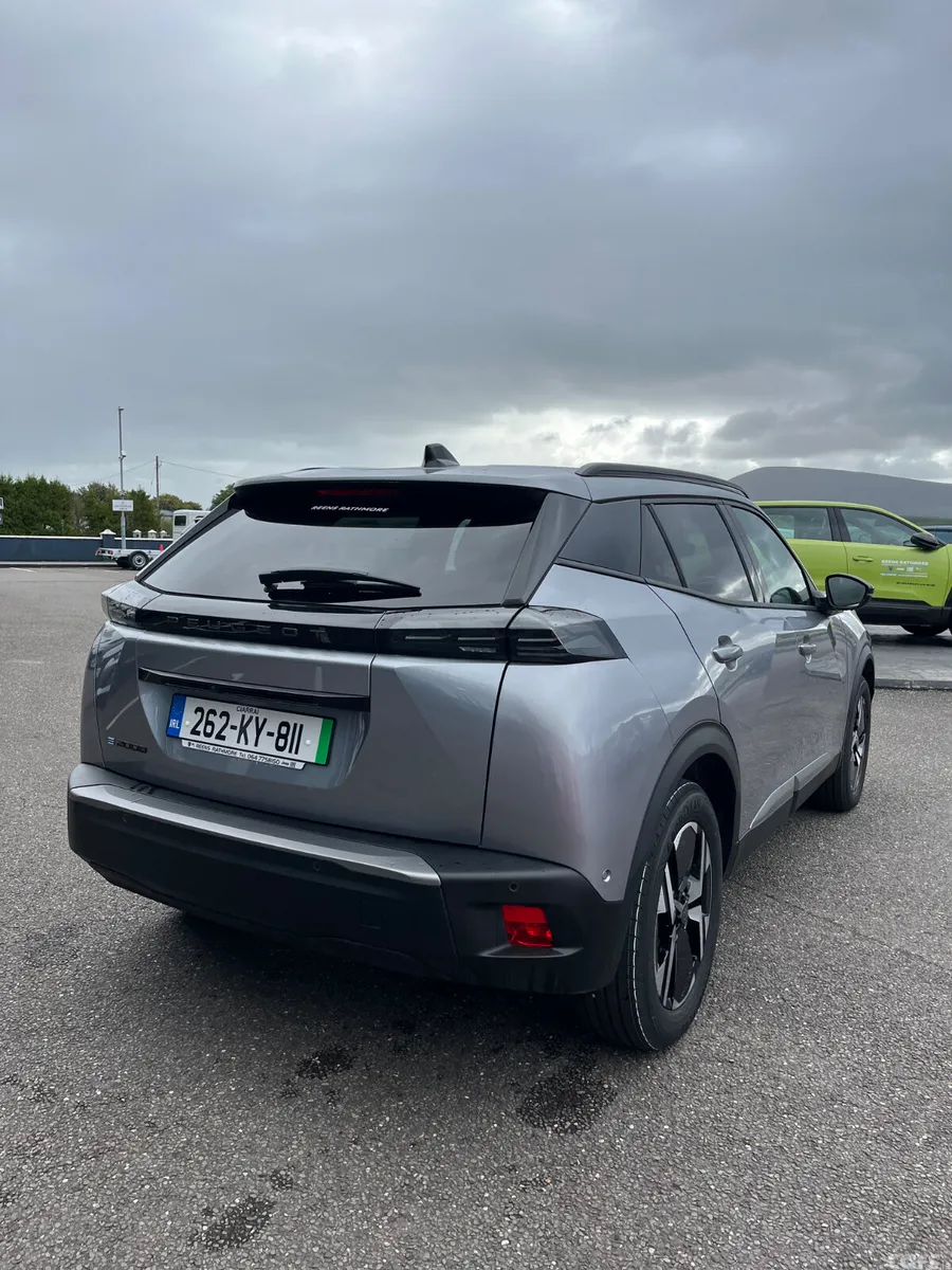Peugeot 2008 MPV, Electric, 2026, Grey