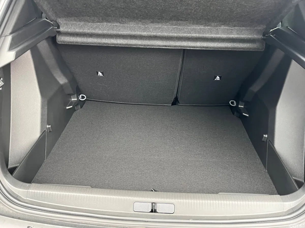 Peugeot 2008 MPV, Electric, 2026, Grey