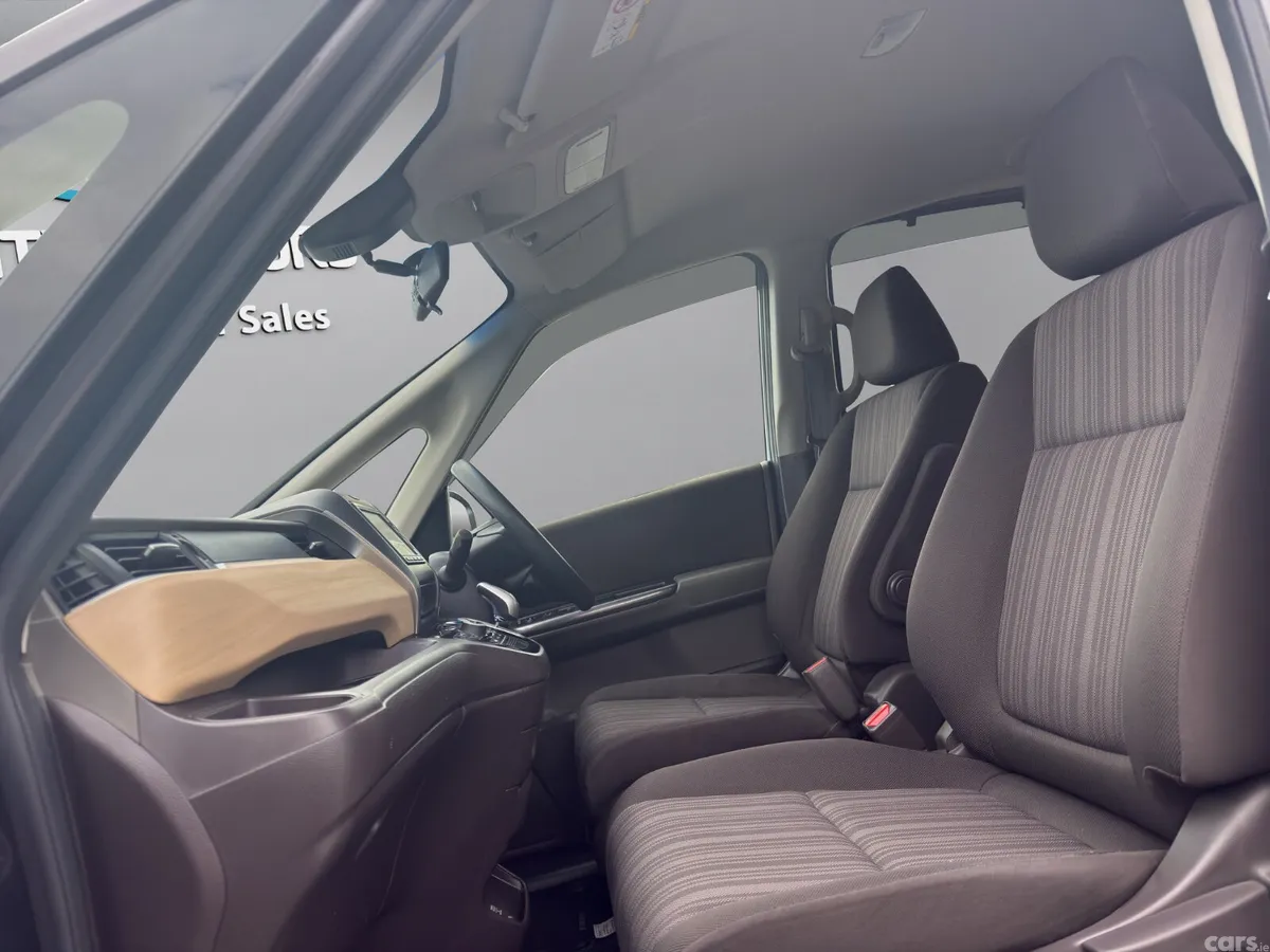 Honda Freed MPV, Petrol Hybrid, 2017, Grey